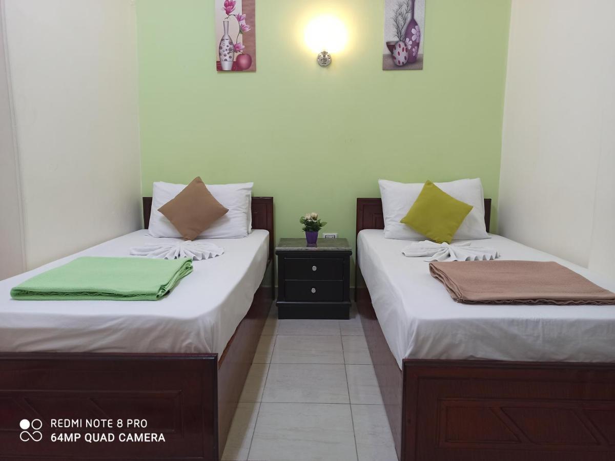 Golden Star Hostel *