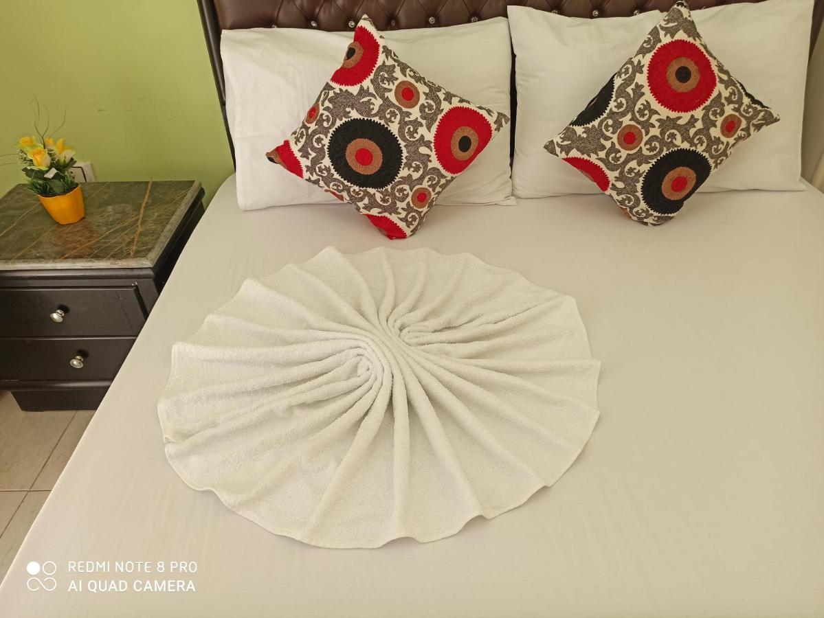 Golden Star Hostel *
