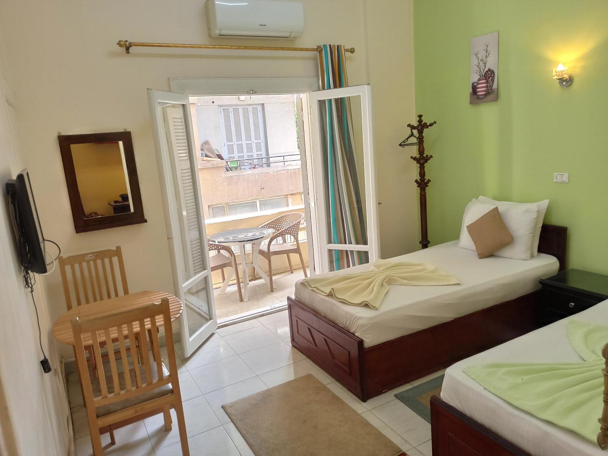 Hostel Golden Star *